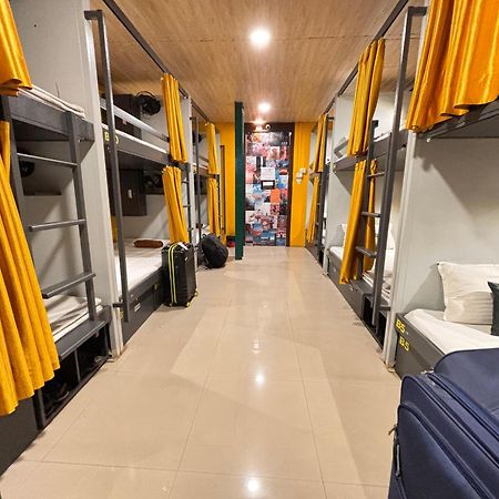 Forrest Hostels Mumbai  Buitenkant foto
