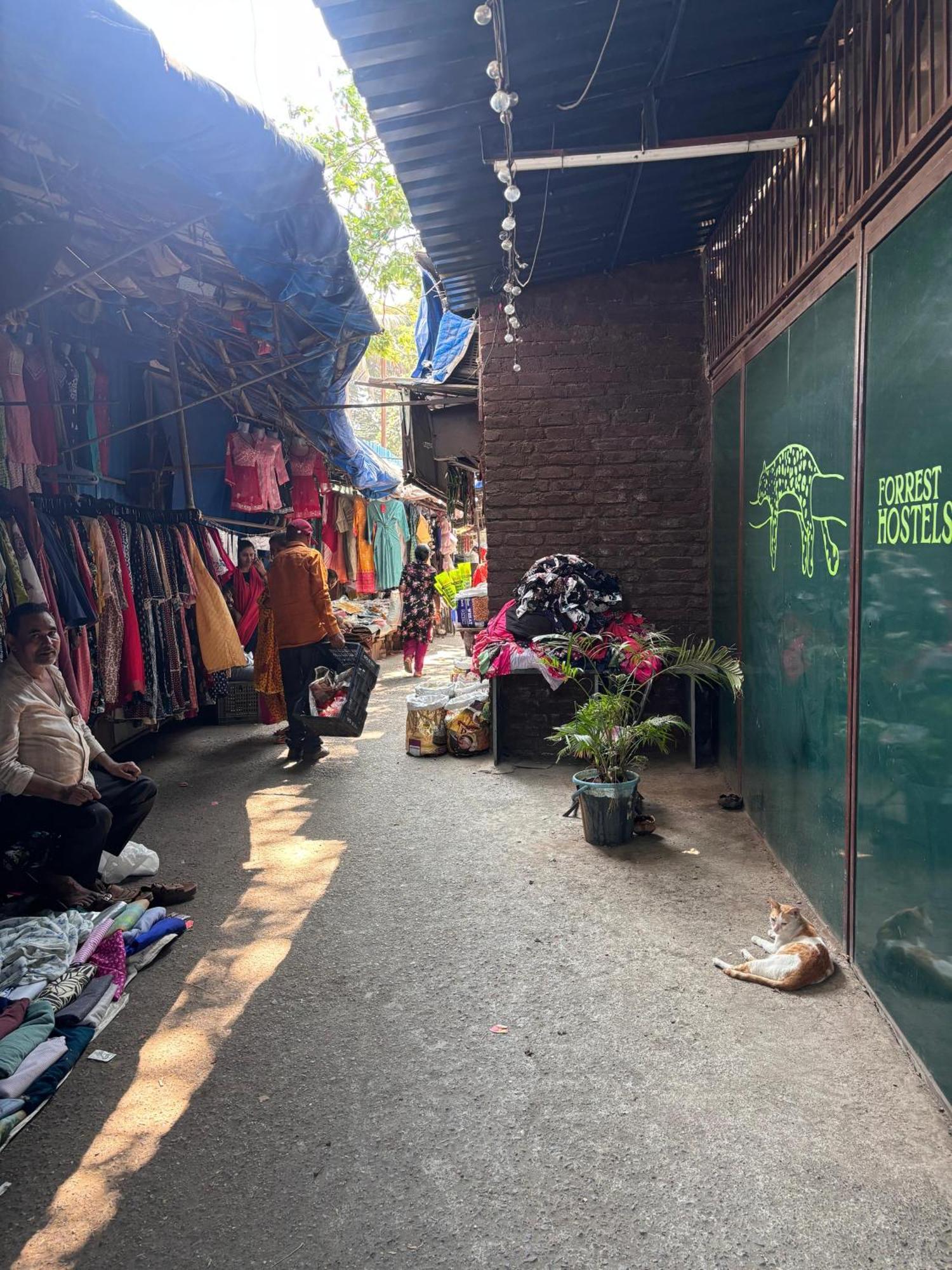 Forrest Hostels Mumbai  Buitenkant foto