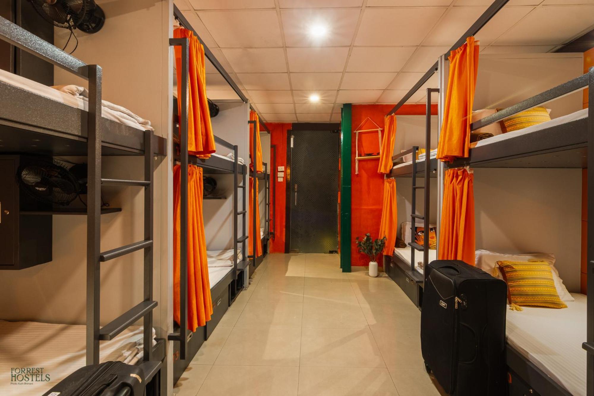 Forrest Hostels Mumbai  Buitenkant foto