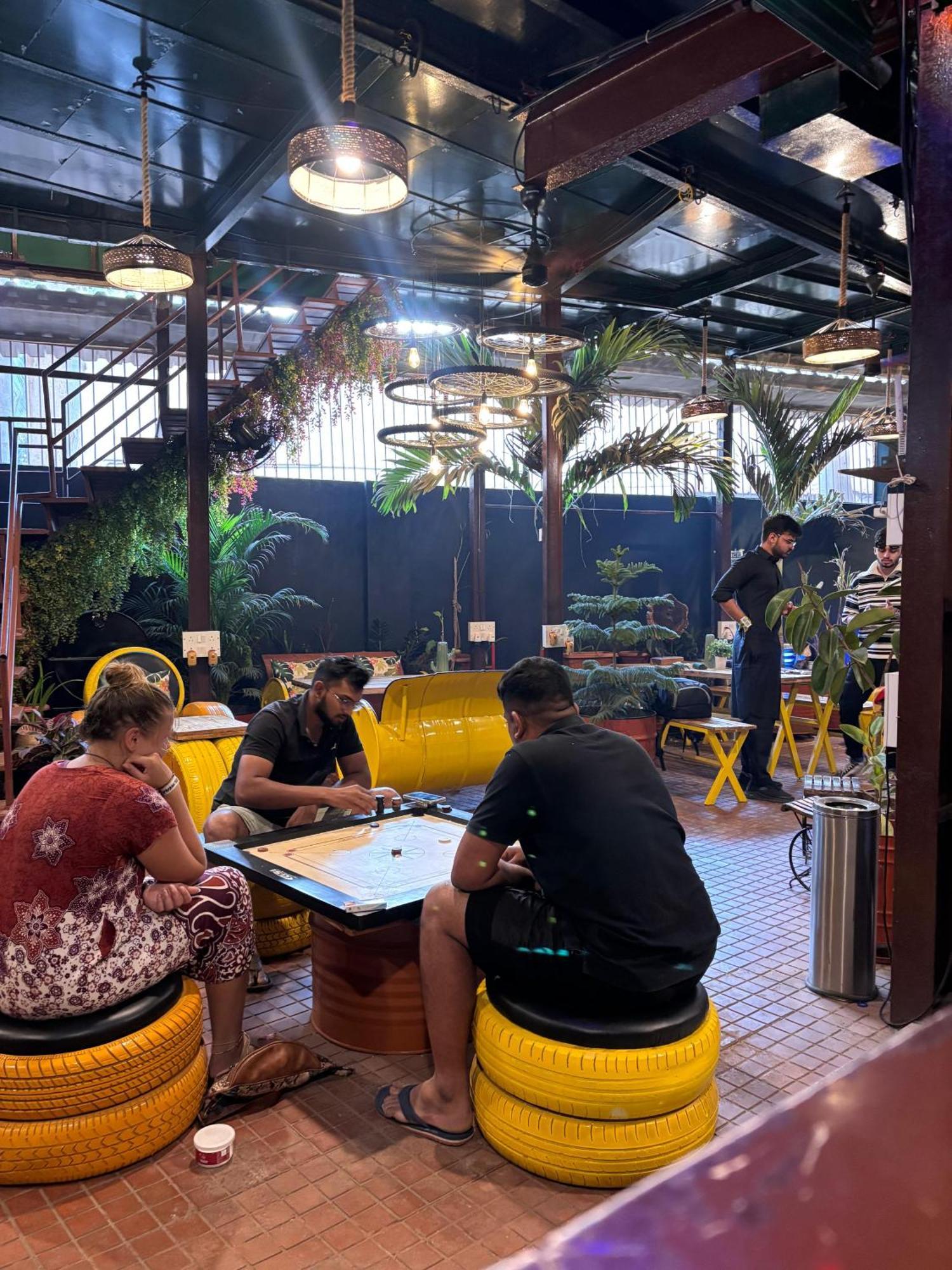 Forrest Hostels Mumbai  Buitenkant foto