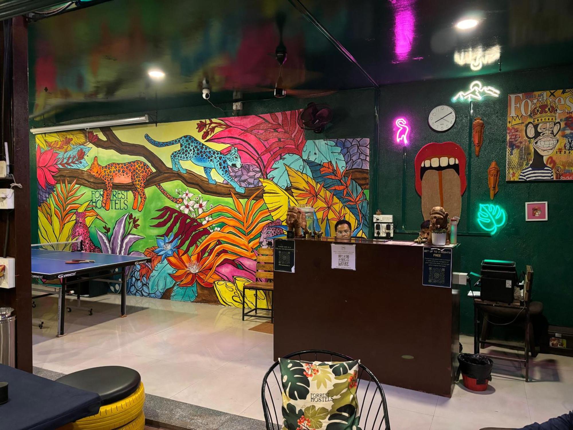 Forrest Hostels Mumbai  Buitenkant foto
