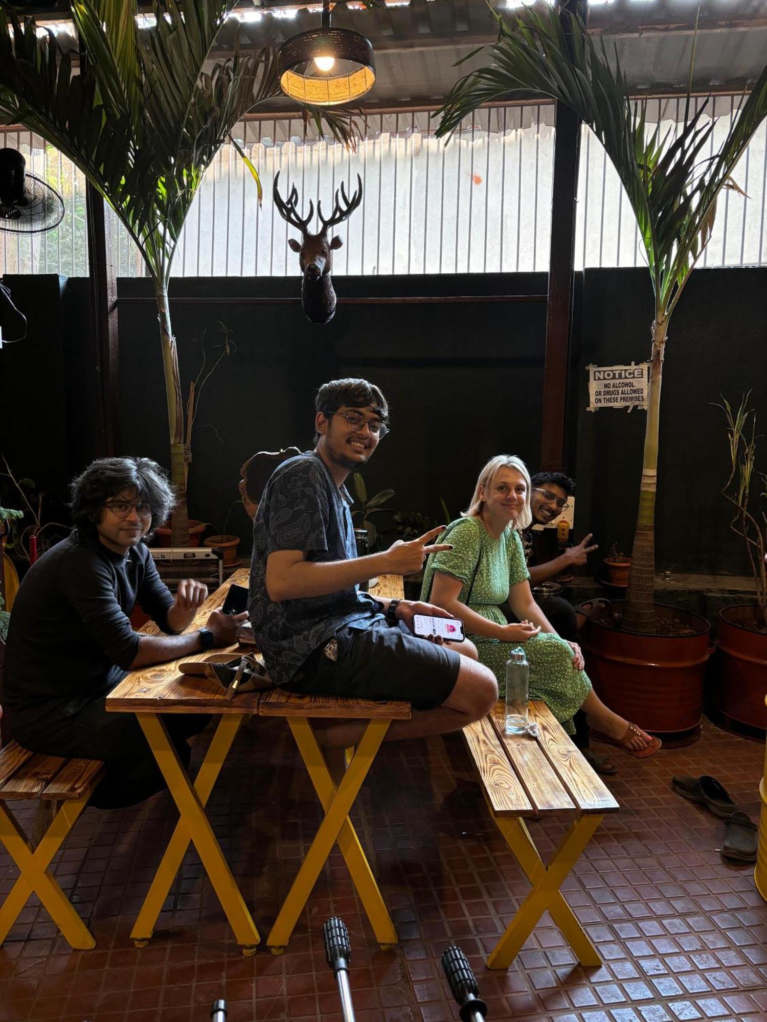 Forrest Hostels Mumbai  Buitenkant foto